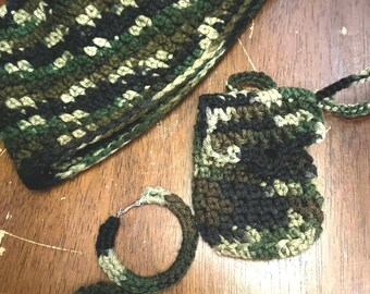 Häkel Camo Poncho Set: Damen Mütze, Ohrringe, Schlüsselbundtasche