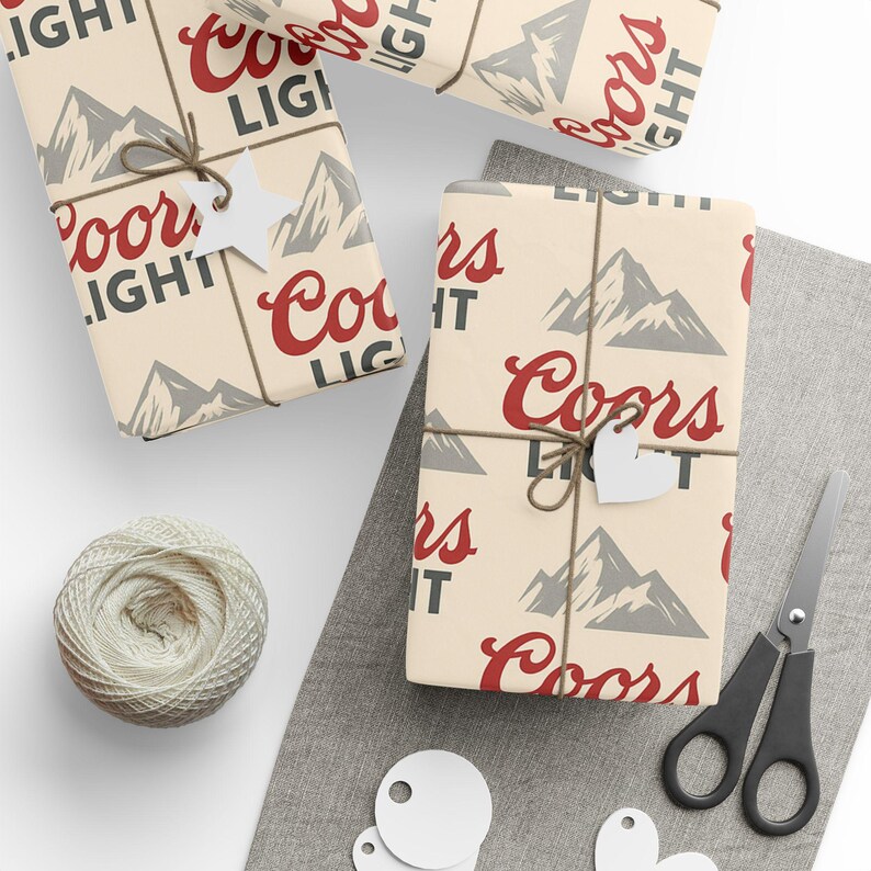 Einzigartiges Geschenkpapier mit Coors Light Biermotiv, kreative Verpackung für Geburtstage, Feiertage und besondere Anlässe, umweltfreundliche Verpackung Bild 6