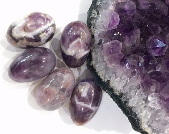Small Natural hand carved Amethyst Quartz Crystal Gemstone Egg- Decorative Healing Home Decor. Collectible, Yoni egg, Chevron Amethyst