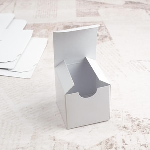 Destash Sale: 25 Small Glossy White Gift Boxes, 2 x 2 x 2 Inches, For Gifts, Advent Calendar