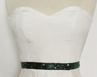 DÉSTOCKAGE -50% ! Ceinture ou collier ou bandeau de cheveux (headband) • en satin vert, dentelle noire, perles noires et argentées