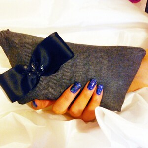 DESTOCKAGE -50% ! Trousse grise en tweed, nœud en satin noir. Idée cadeau , rentrée des classes, petite pochette soirée, trousse maquillage