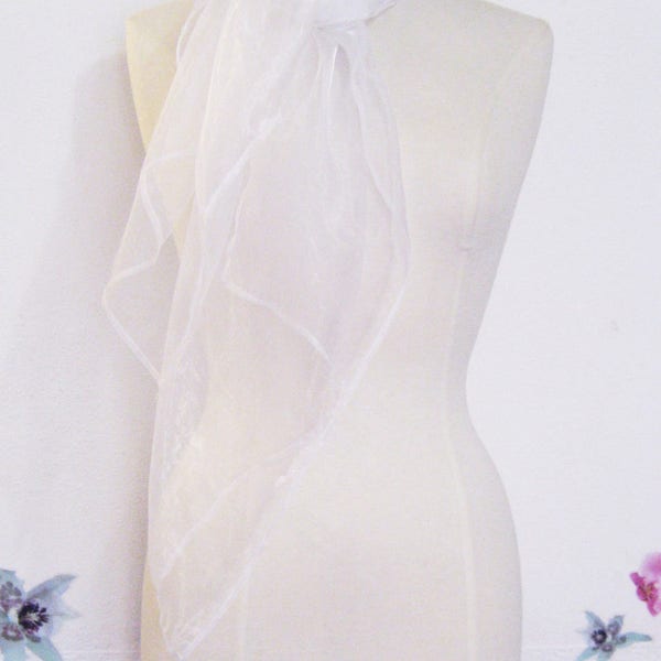 Étole blanche chic en organza • pour mariée, mariage, fête, soirée • jeune fille ou femme