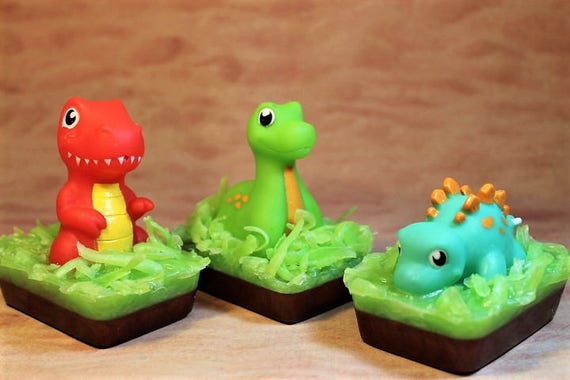 dinosaur bath squirter