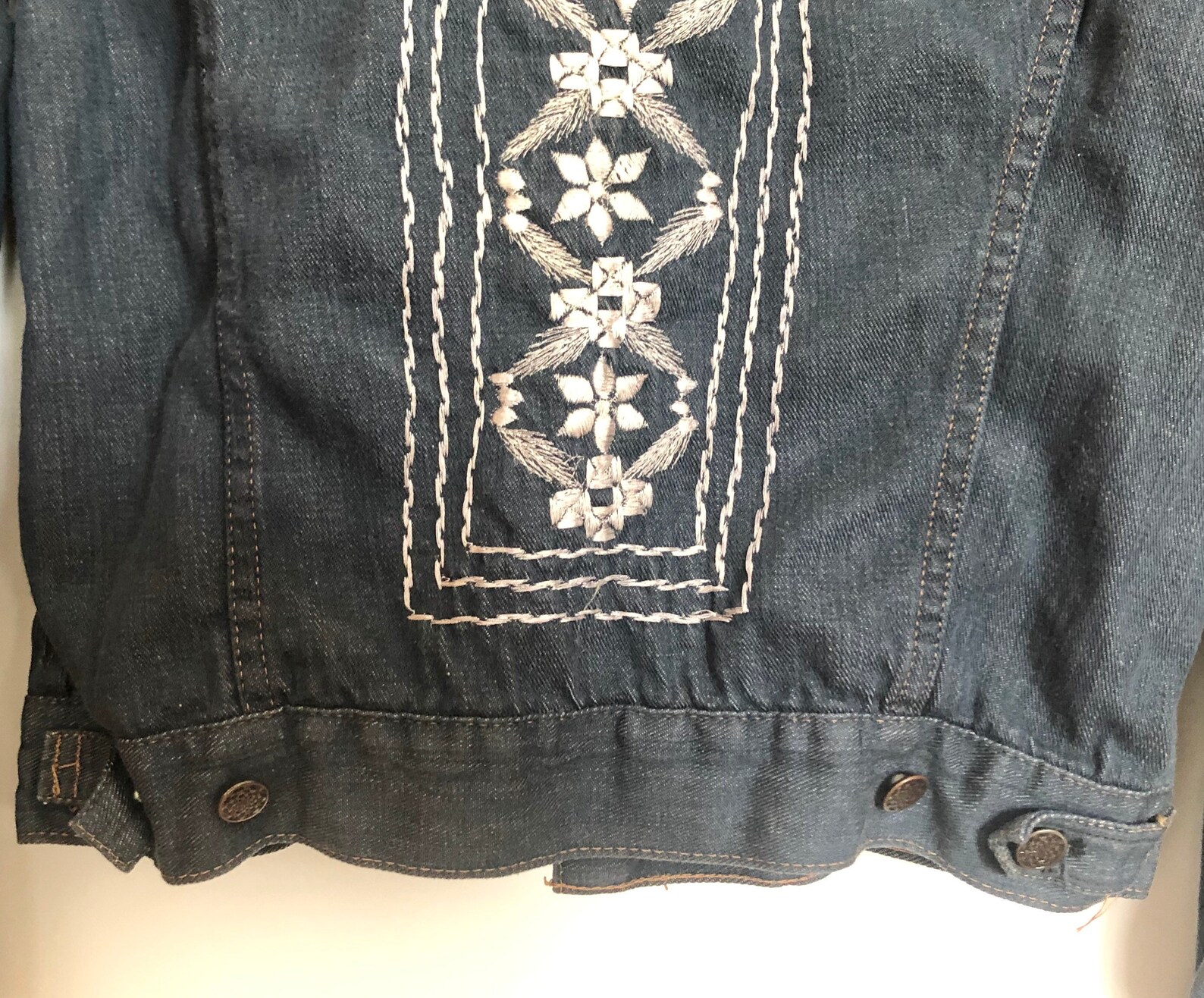 Cool Vintage Denim Jacket with White Embroidery Denim Jacket | Etsy