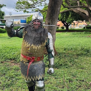 Roestvrijstalen maliënkolder: messing zigzagrand, SCA LARP Viking