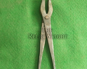 Heavy Duty Blacksmith Tongs: Iron Forging Tool (13" Length)