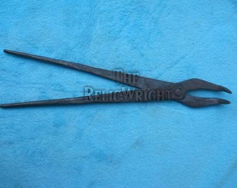Heavy Duty Blacksmith Tongs: Iron Forging Tool (13" Length)