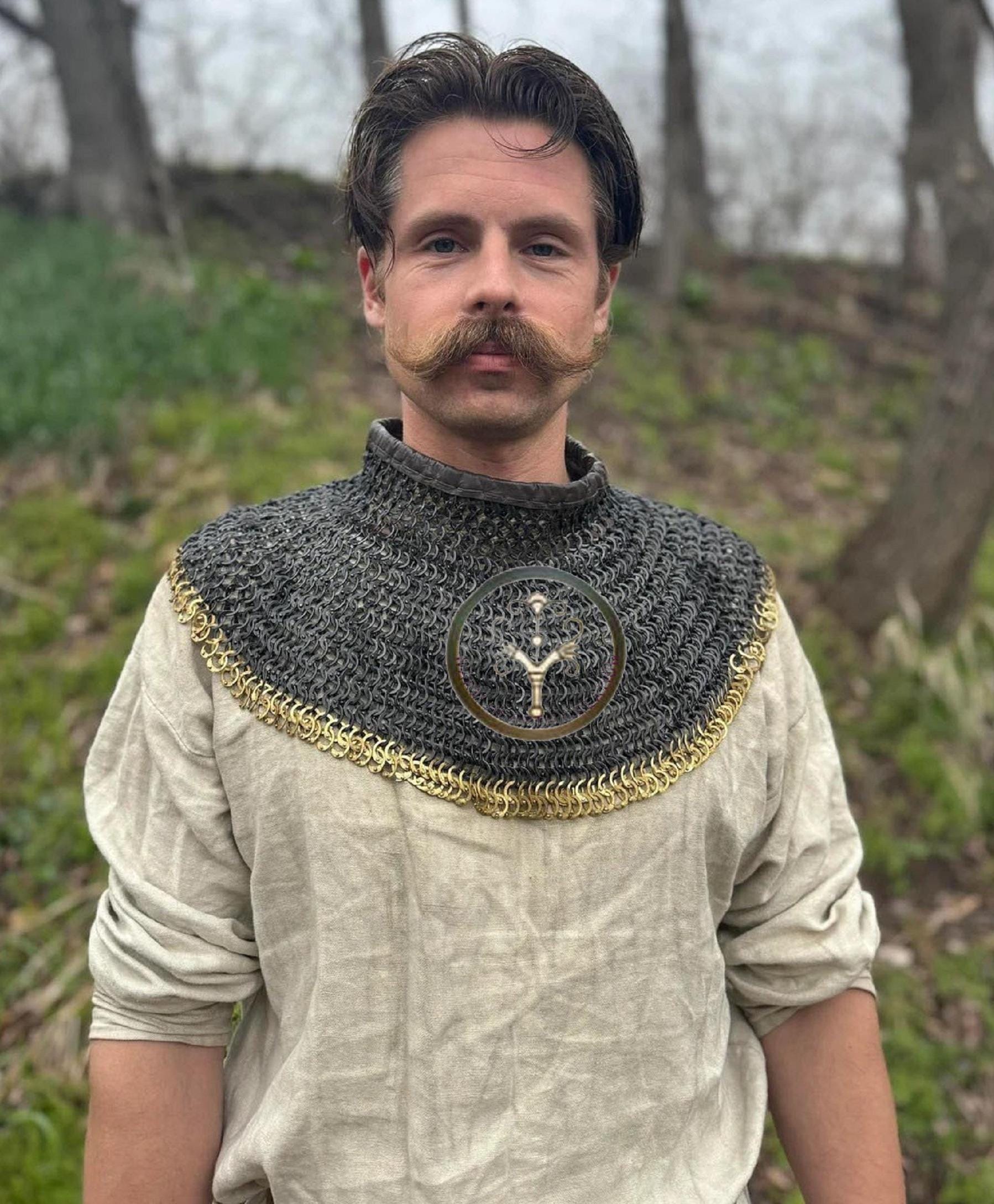 中世の8 mmチェーンメイルゴルジェット、通常はコートまたはジャケット