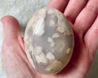 Flower Agate Palm Stone