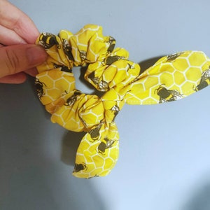 Handmade British bee scrunchie / yellow bow cotton scrunchie / bow bee hair accessories / pretty bee gift / cute bee scrunchie / bee hair