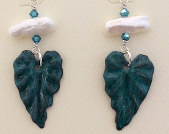 Enamel Leaves with Stick Pearl