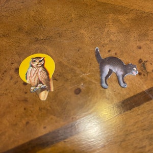 Lot of 2 Vintage Halloween diecut stickers used Owl and Black cat