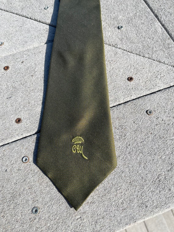 Vintage 1970s Green Countess Mara tie polyester