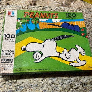 Vintage 1970s Peanuts Snoopy Milton Bradley jigsaw puzzle 100 pieces