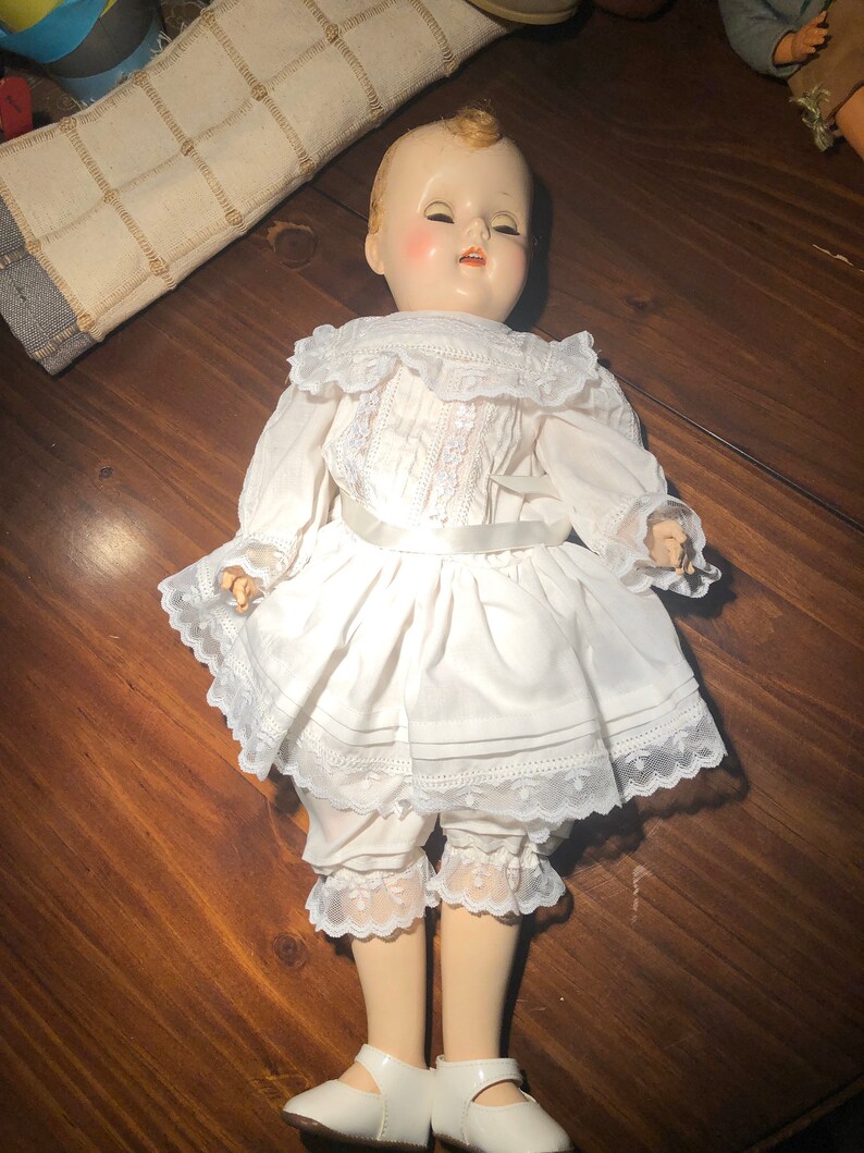 Antique 20 sleeper doll image 0