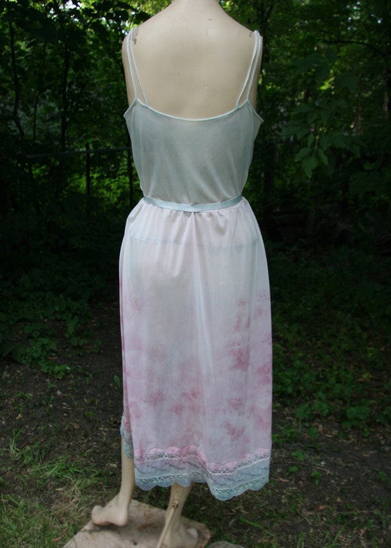 Vintage 1960s Van Raalte Nightie with Satin Belt,… - image 5