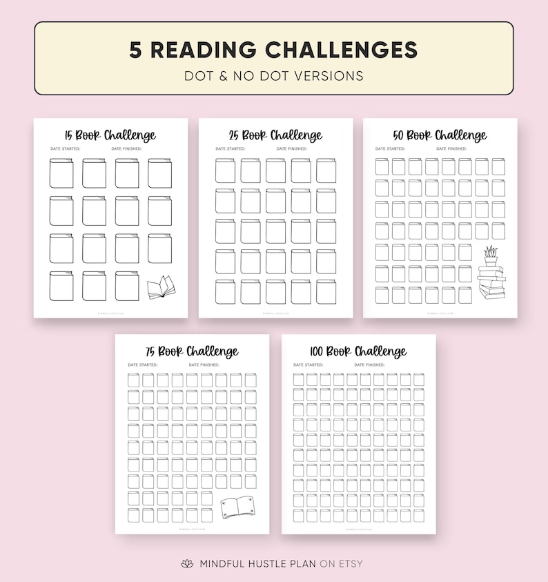Op de afbeelding: Een roze achtergrond met vijf zwart-wit leesuitdagingsprints. Elke print bevat een ander aantal boeken om te lezen: 15, 25, 50, 75 en 100. De bovenste banner luidt "5 LEESUITDAGINGEN".