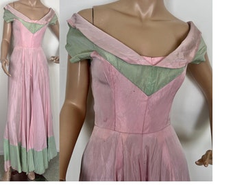 SALE! Vintage 1940s pink green taffeta gown small 255