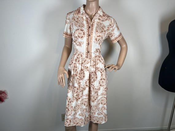 avalon classics dress Vintage 1960s paisley polyester large 216 the wearer can see