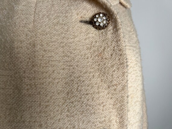 Vintage 1950s cream wool rhinestone button jacket… - image 8