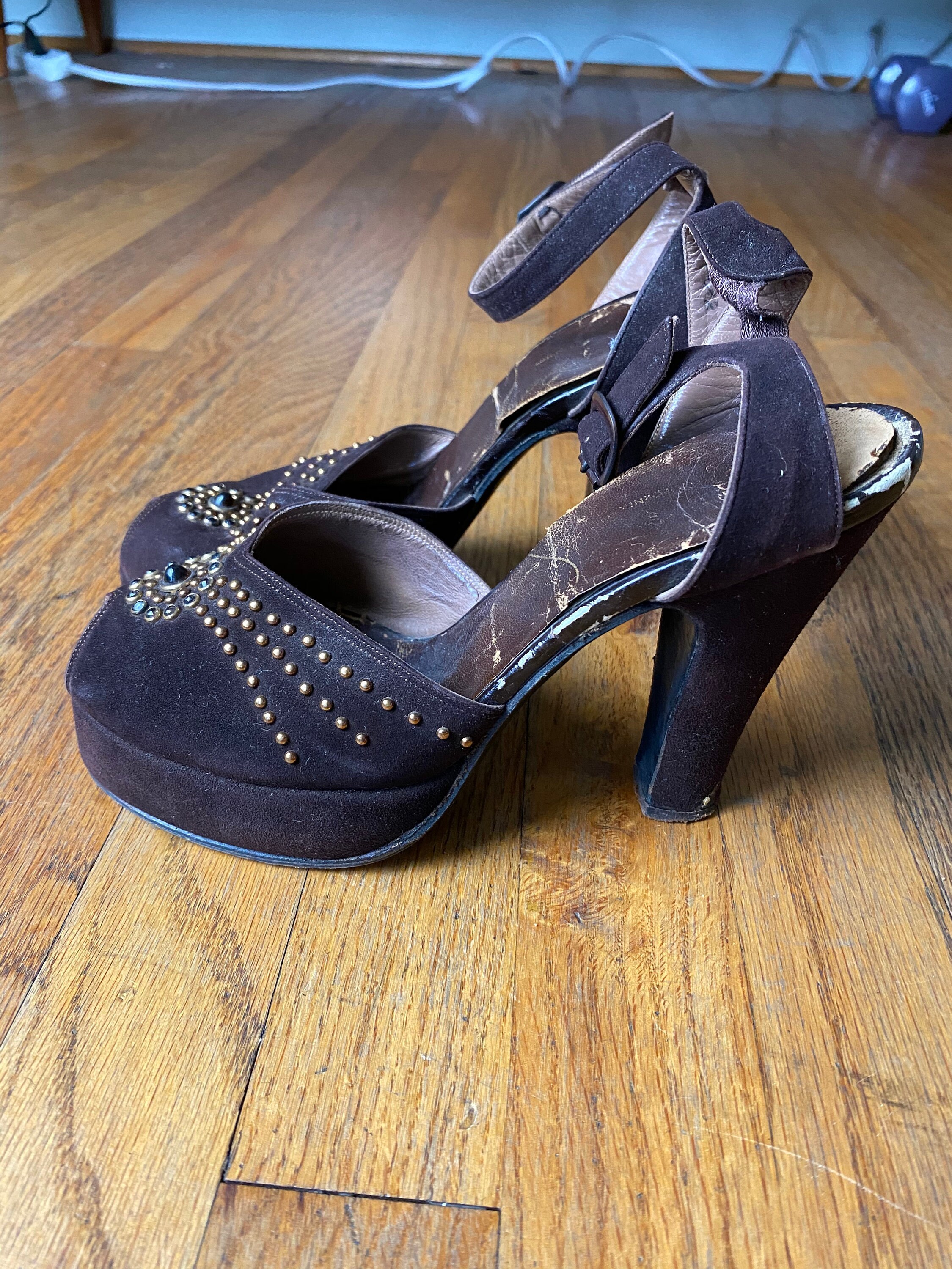 SALE Vintage 1940s Brown Suede Ankle 