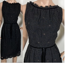 SALE! Vintage 1950s l'aiglon black velvet floral eyelet dress medium 247