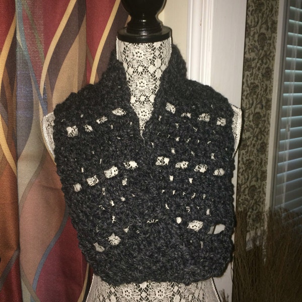 Crochet Mobius Cowl UNISEX - Charcoal
