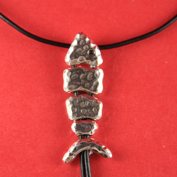 0150>>MADE in EUROPE zamak 5 pieces fish pendant, hammered fish pendant, silver fish pendant (ABLZ126S)