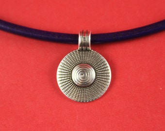 0051>>MADE in GREECE round engraved pendant, zamak silver pendant, silver embossed pendant (ng2490) Qty1