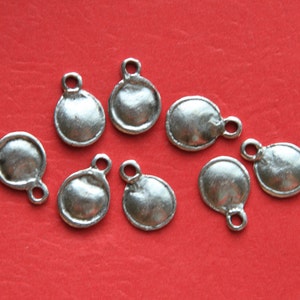 8/6 MADE in GREECE 5 Mykonos silver charms, antique silver flat round disk charms (X22AS) Qty5