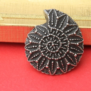 0073&gt;&gt; MADE in GREECE mykonos casting large pendant,  sea shell pendant, Nautilus shell pendant (X6030AS) Qty1
