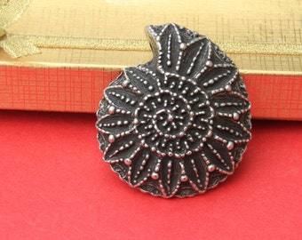 0073>> MADE in GREECE mykonos casting large pendant,  sea shell pendant, Nautilus shell pendant (X6030AS) Qty1