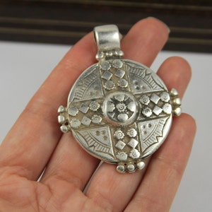 0016MADE IN EUROPE large pendant, zamak pendant, round pendant, large zamak pendant 7070sQty1 image 4