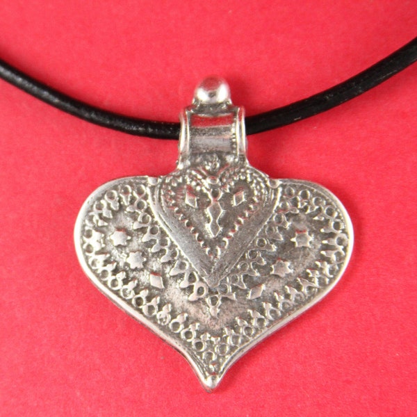 0028>>MADE IN EUROPE large zamak pendant, zamak heart pendant, ethnic pendant, tribal pendant (7361S)Qty1