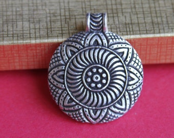 0071>>MADE in GREECE large round pendant, mykonos casting silver pendant, silver flower pendant (B2882AS) Qty1