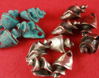 2/5 MADE IN GREECE 4 Mykonos conch shells, mykonos bead, mykonos charm, (X1512) Qty4