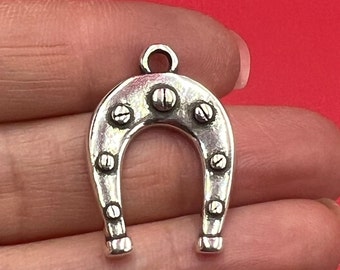 0339>>MADE in EUROPE  zamak horseshoe 2 charms, horseshoe silver pendant, Qty2