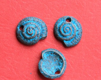 1/2 MADE in GREECE 2 Mykonos green patina charms, mykonos green patina seashell charm (B1785ACG) Qty2