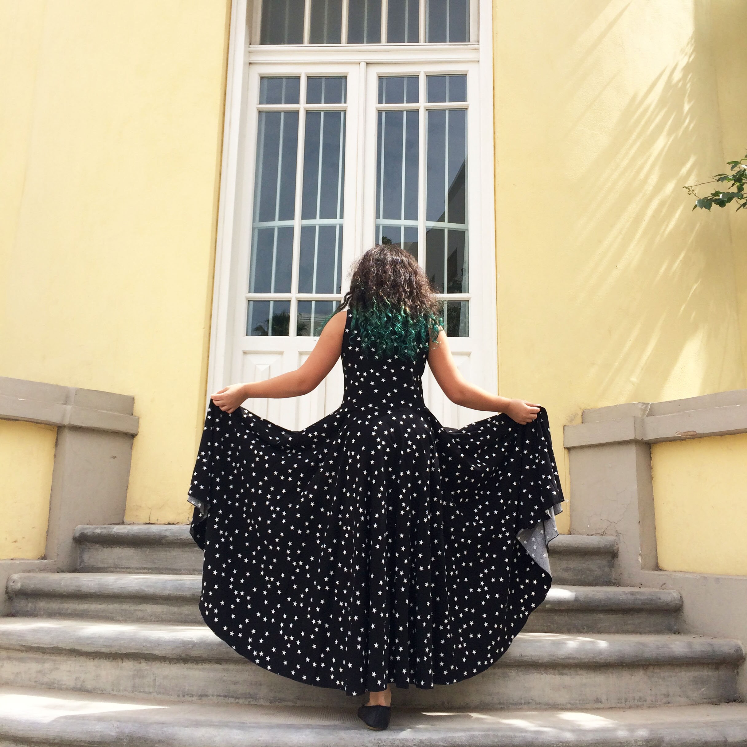 black maxi dress girls