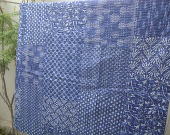 Handgefertigte Kantha-Steppdecke aus Indigo, Tagesdecke aus indischer Baumwolle, Boho-Decke