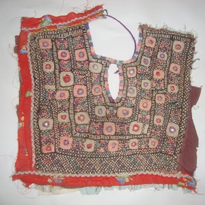 オンラインブティックドレス トライバル レディース ファッション パッチワークパターン ネック刺繍デザイン 手刺繍ネックヨーク、ヴィンテージ バンジャラ ネックヨーク