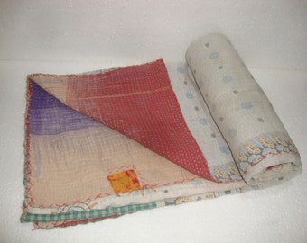 Uitstekende staat Vintage Kantha Quilt, omkeerbare dekbedden sprei, hand gestikte sprei antieke Kantha gooien cadeau voor Nieuwjaar