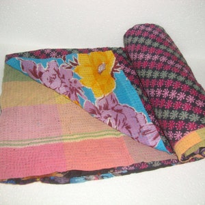Vintage Handmade Boho Kantha Quilt, Indian kantha blanket throw blanket Indian reversible floral Quilted bedspread Bedding Boho Quilt