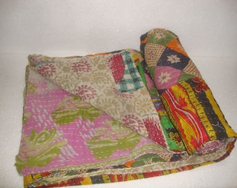 Vintage indio Kantha edredón hecho a mano Kantha manta reversible Kantha tiro algodón Sari Kantha colcha cosida a mano Kantha tiro