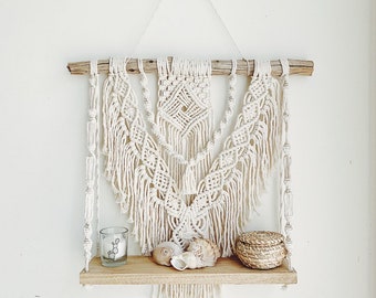 Décoration tenture murale en macramé avec étagère BOHO en coton naturel. Étagère à suspendre au mur.  Wallhanging  mordern art macramé