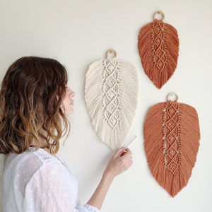 MAXI FEATHER decoration in boho macrame in natural cotton. Large, extra large pen for hanging on the wall. modern art macrame image 6