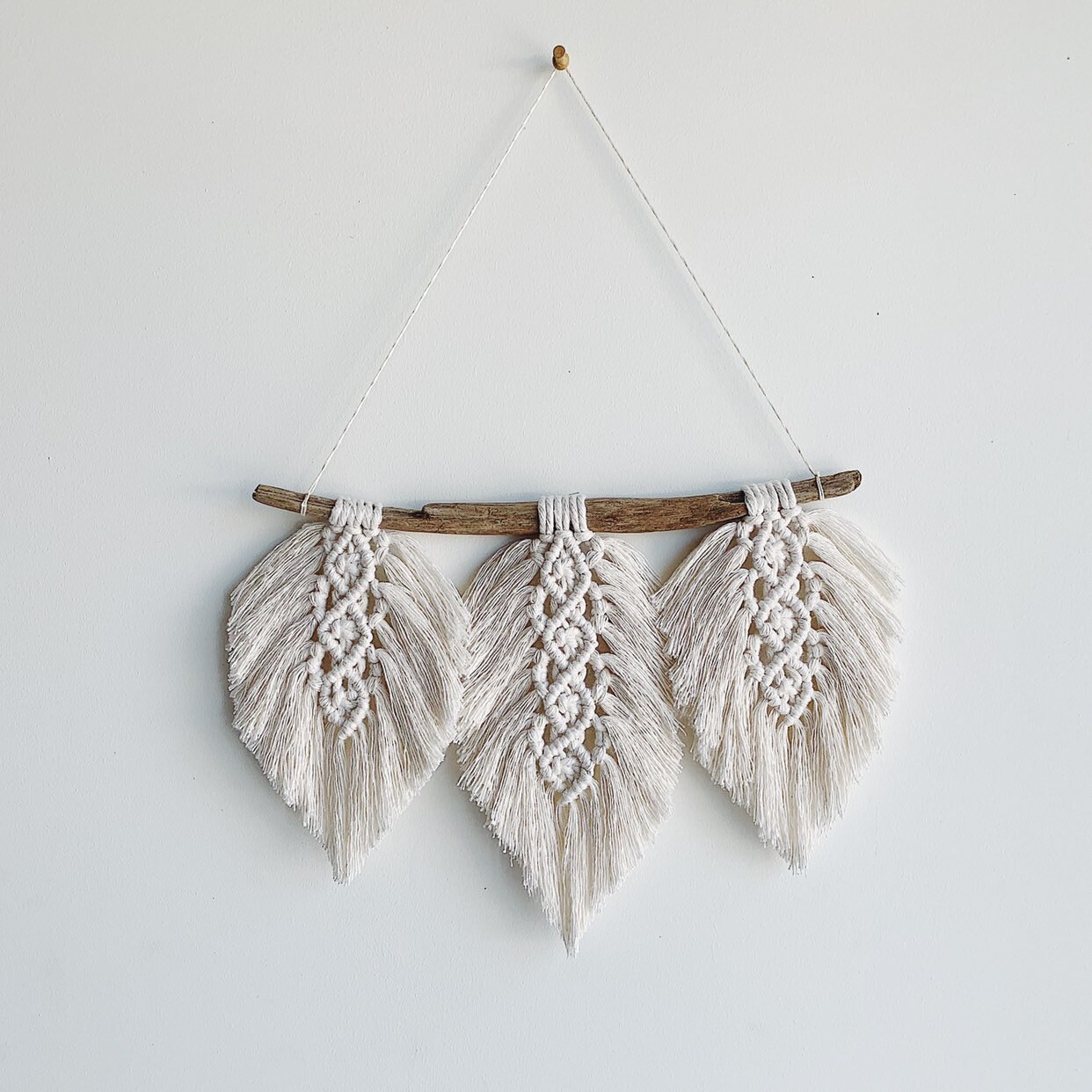 Tenture Murale Plumes en Macramé Style Boho- Tapisserie Décoration Coton à Suspendre - Frange Modern