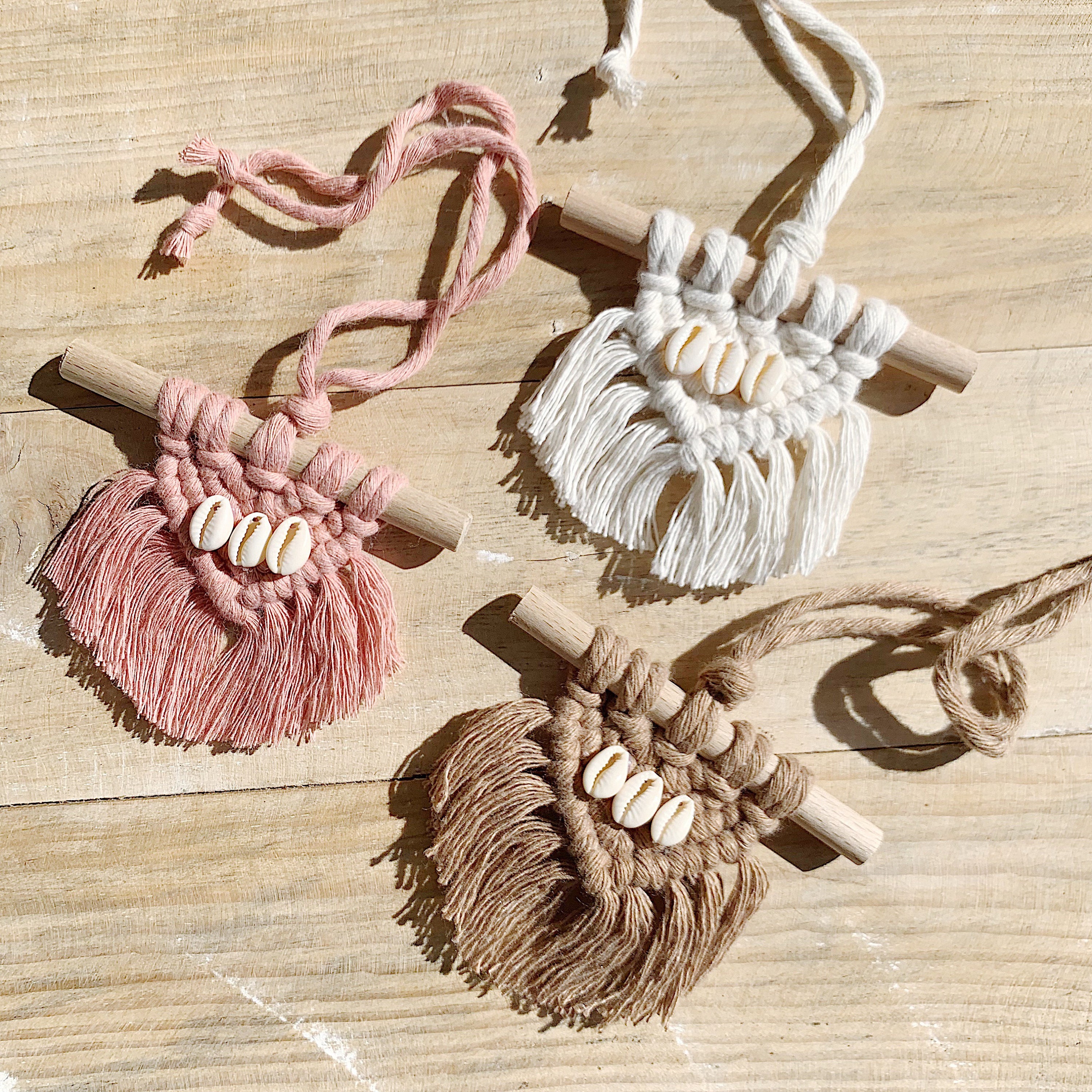 Mini Suspension Pour Rétroviseur, Grigri en Macramé et Coquillages. Décoration à Suspendre Bois.