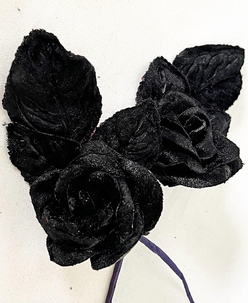 7 x Black Roses with leaves Halloween wreath, bouquets image 11